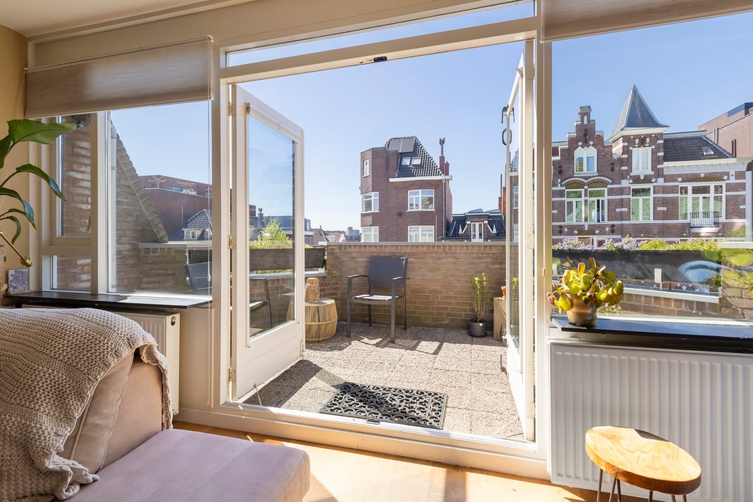 Spacious maisonnette with roof terrace and private parking in Herewegbuurt — 17