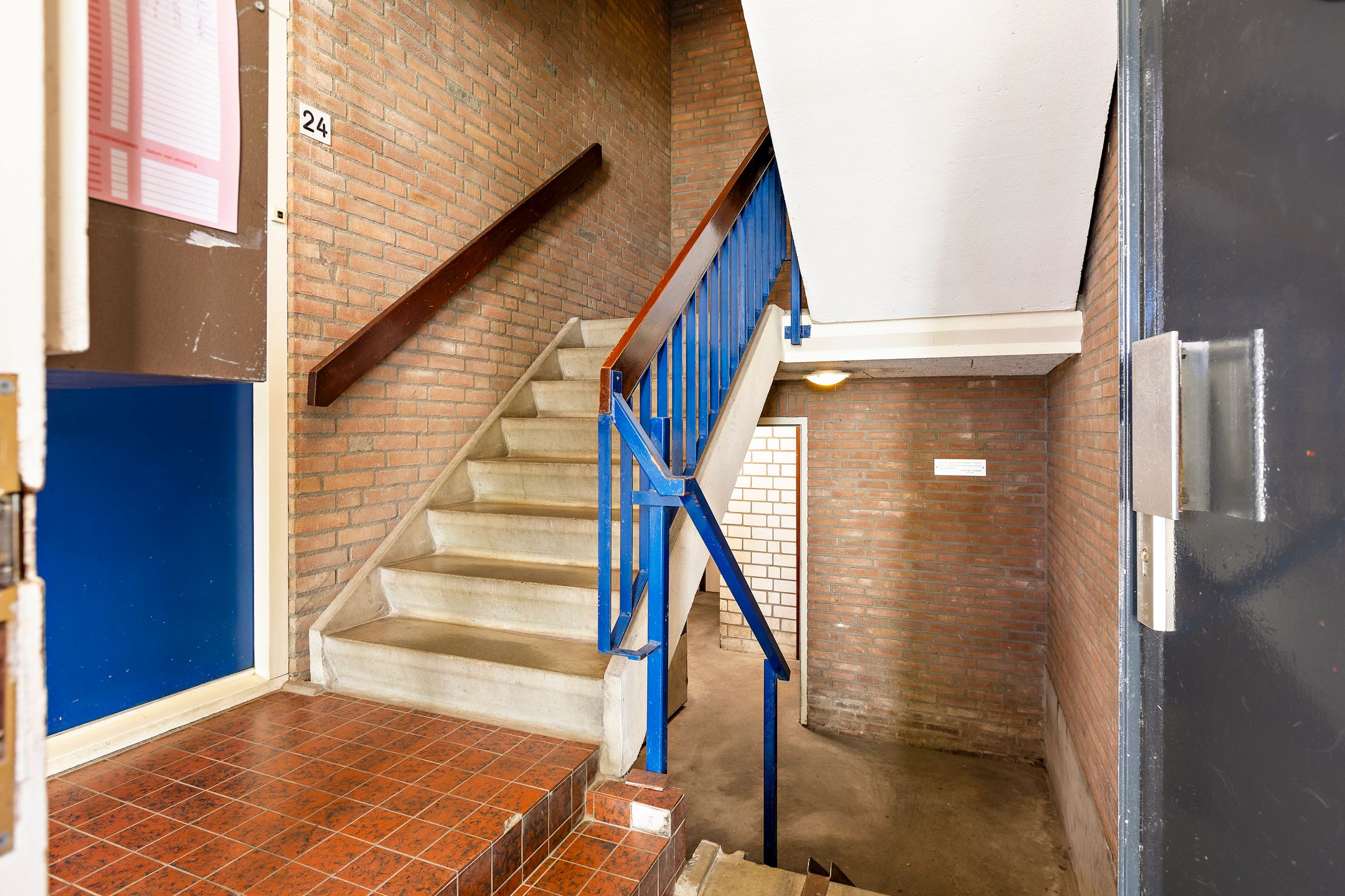 Spacious maisonnette with roof terrace and private parking in Herewegbuurt — 12