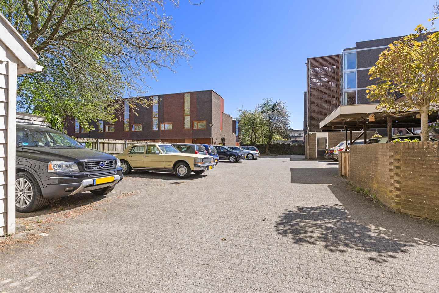 Spacious maisonnette with roof terrace and private parking in Herewegbuurt — 50