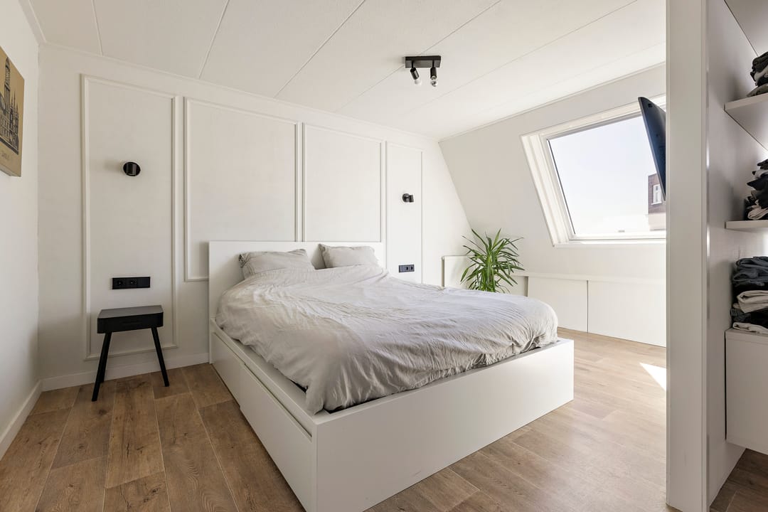 Spacious maisonnette with roof terrace and private parking in Herewegbuurt — 38