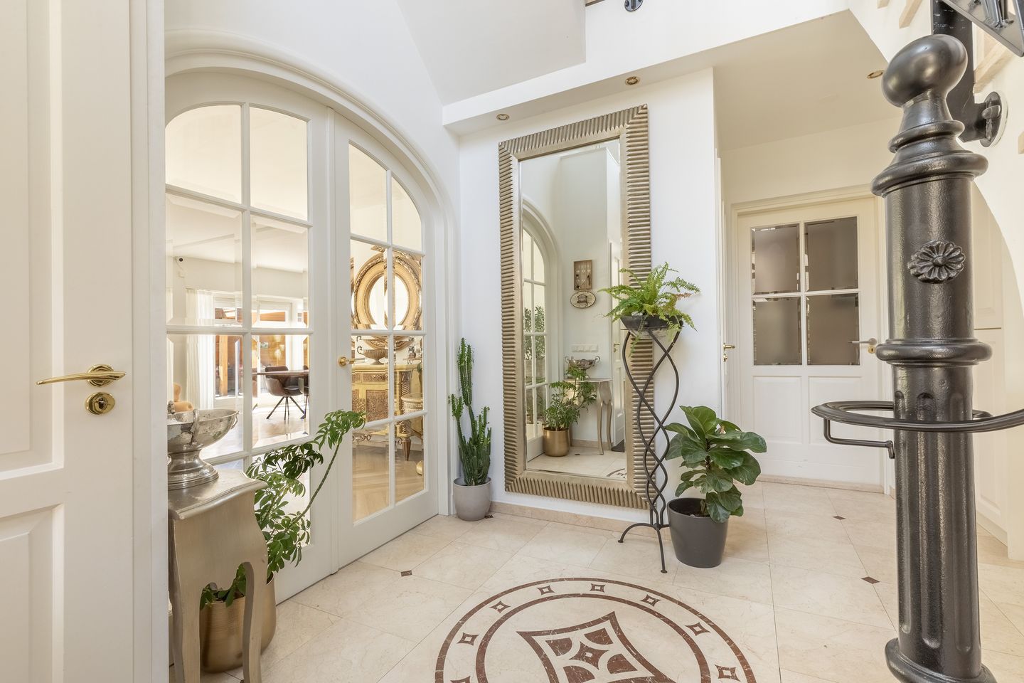Photo 4 of Parosstraat 6