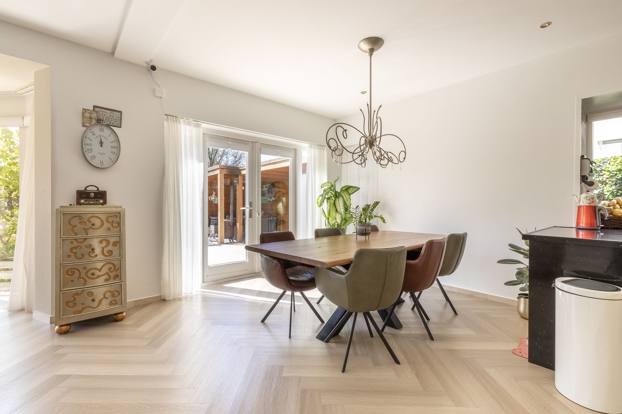 Photo 12 of Parosstraat 6