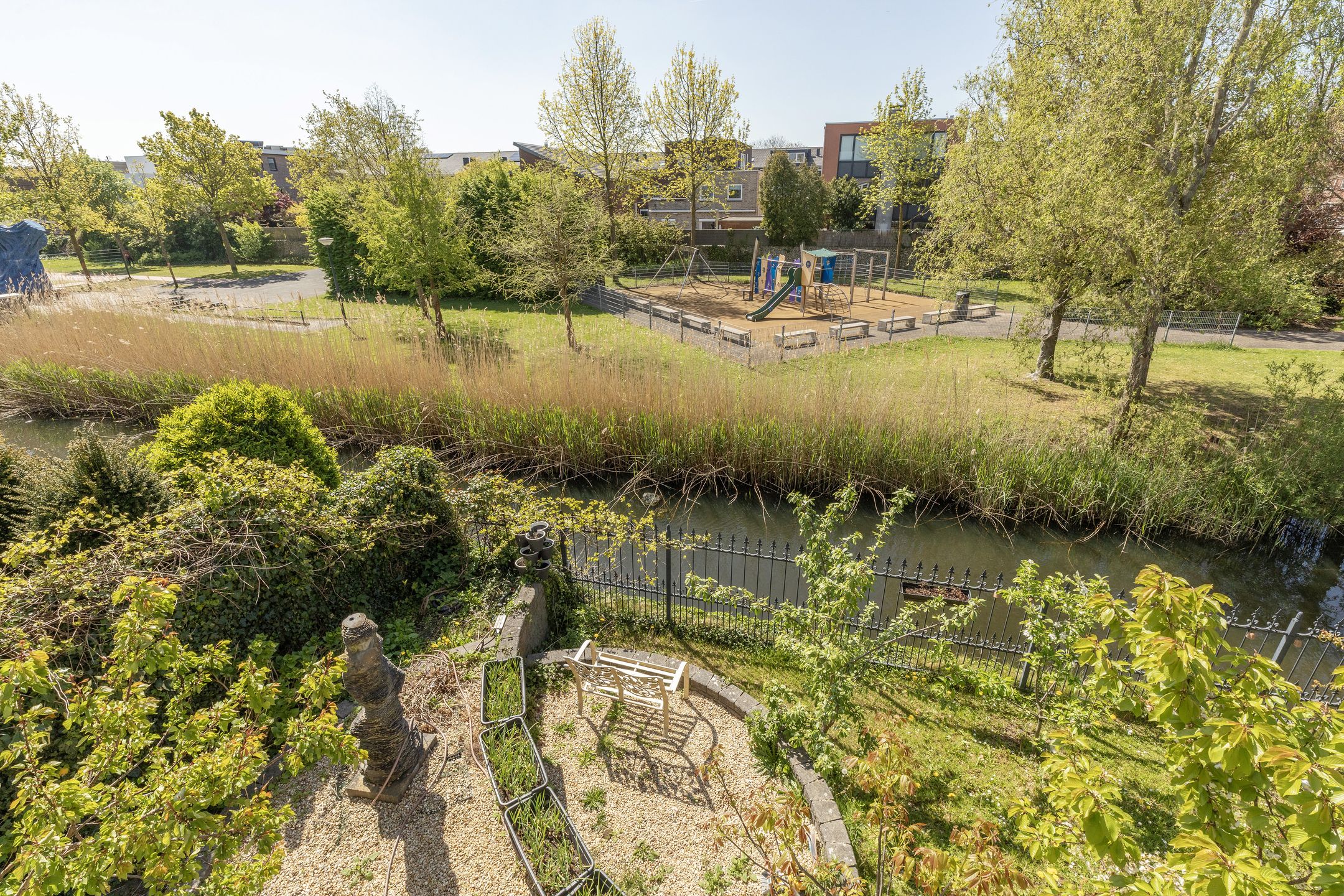 Photo 33 of Parosstraat 6