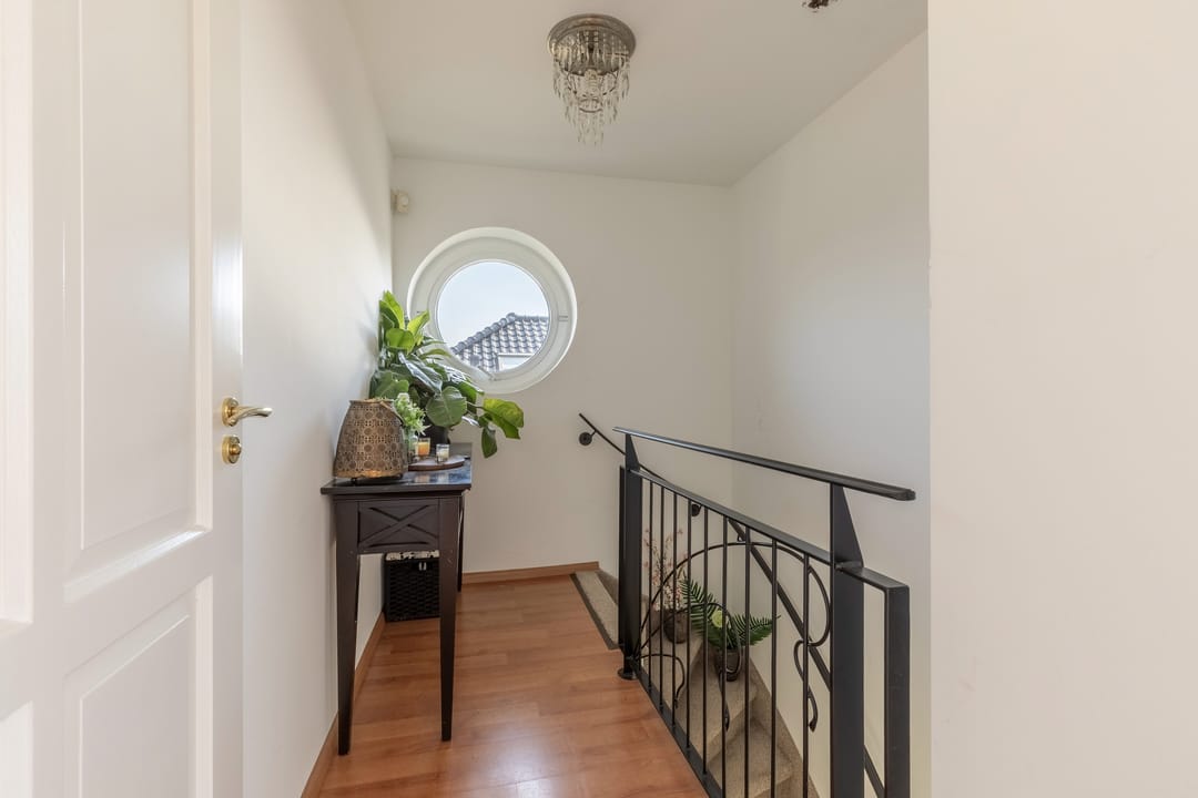 Photo 38 of Parosstraat 6