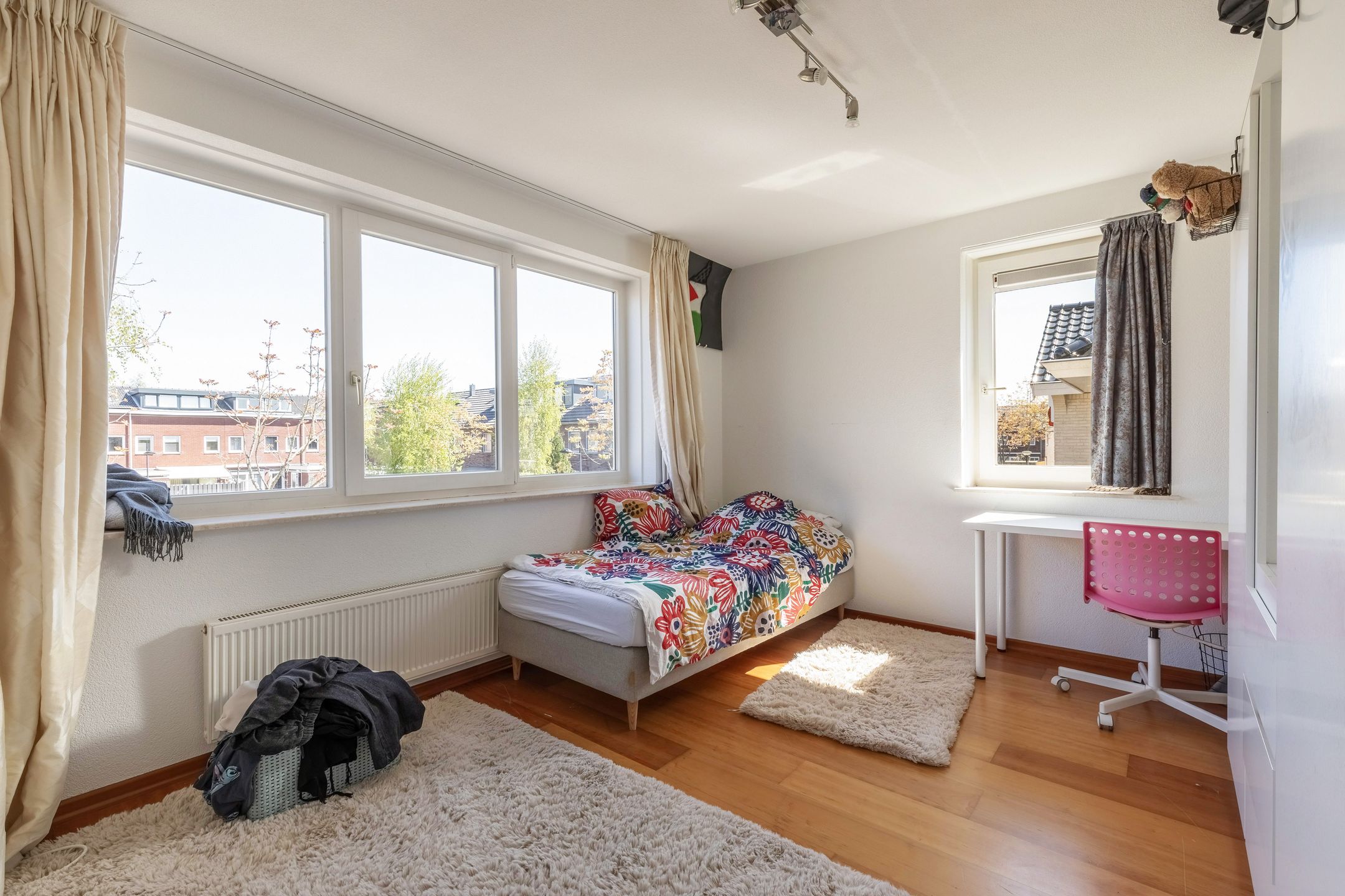 Photo 24 of Parosstraat 6