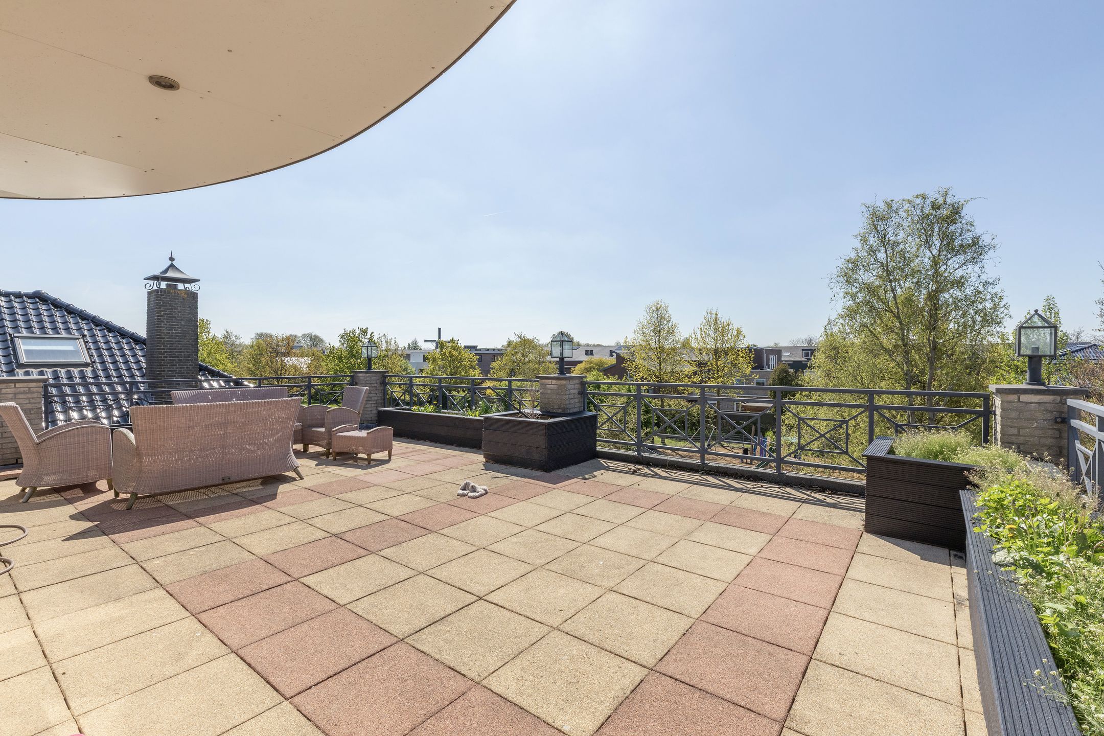 Photo 42 of Parosstraat 6