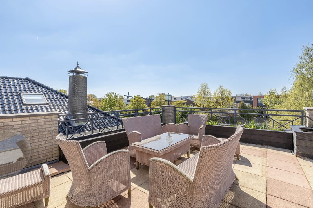 Photo 43 of Parosstraat 6