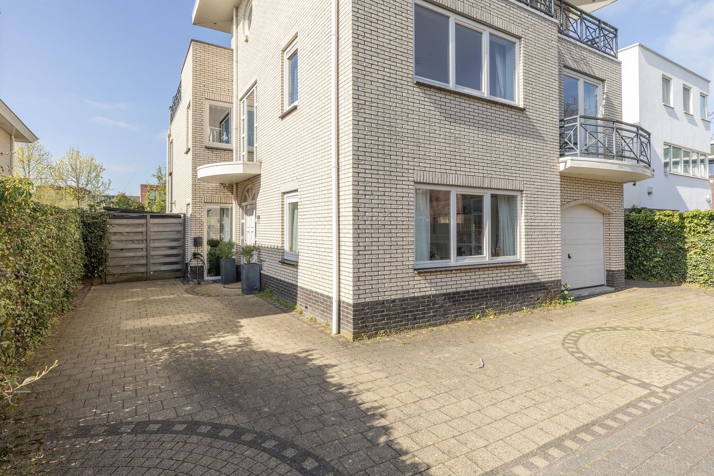 Photo 65 of Parosstraat 6