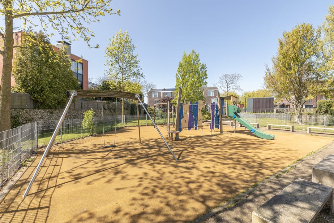 Photo 68 of Parosstraat 6