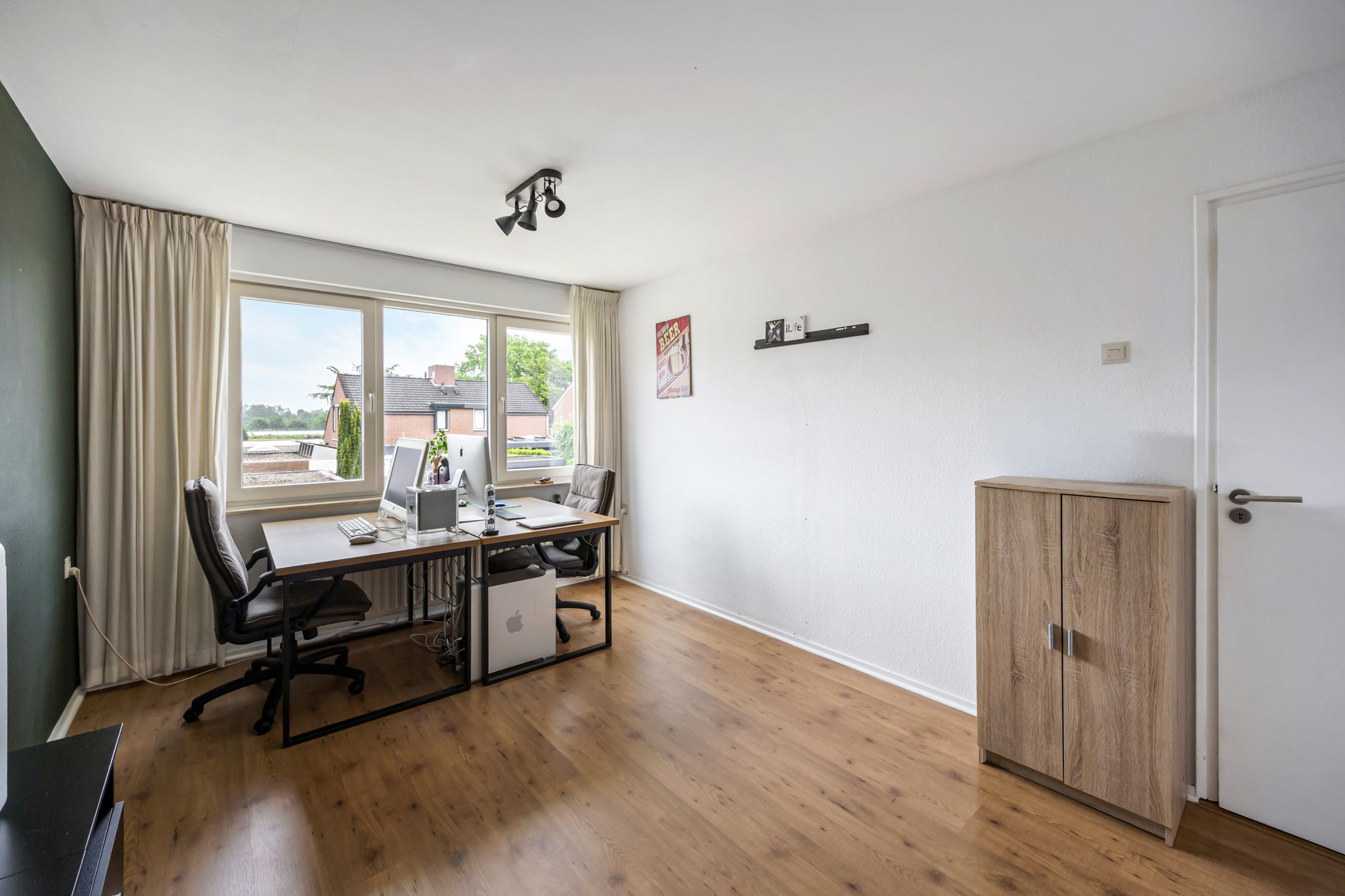 Photo 33 of Isabellastraat 28