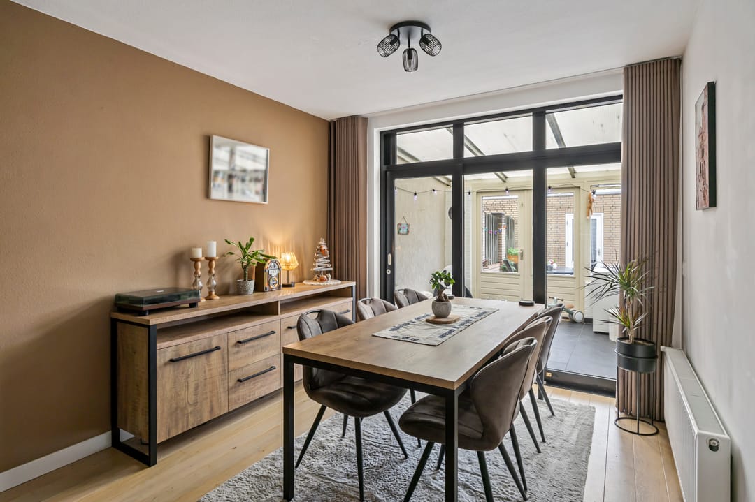 Photo 17 of Isabellastraat 28