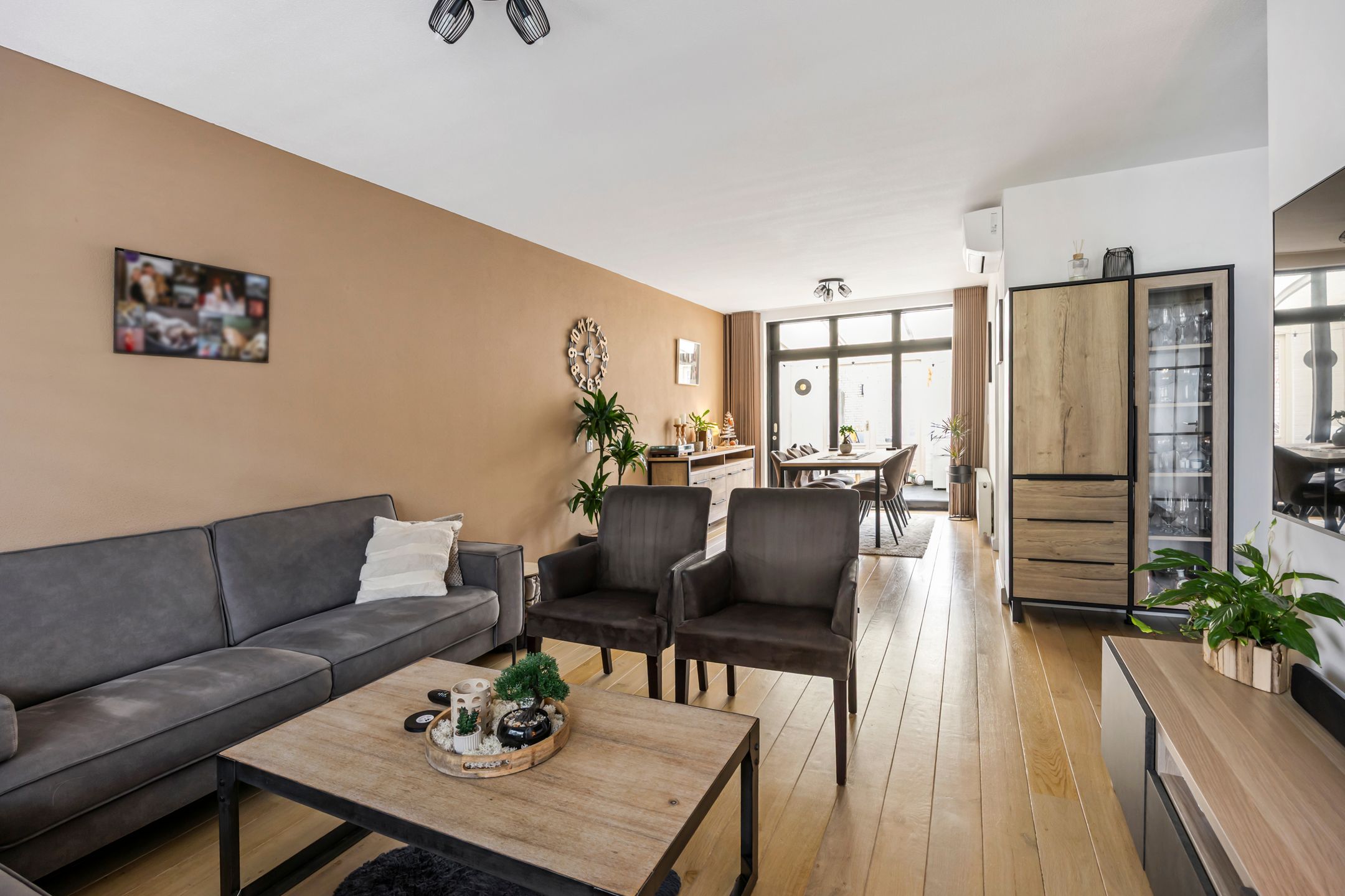 Photo 12 of Isabellastraat 28