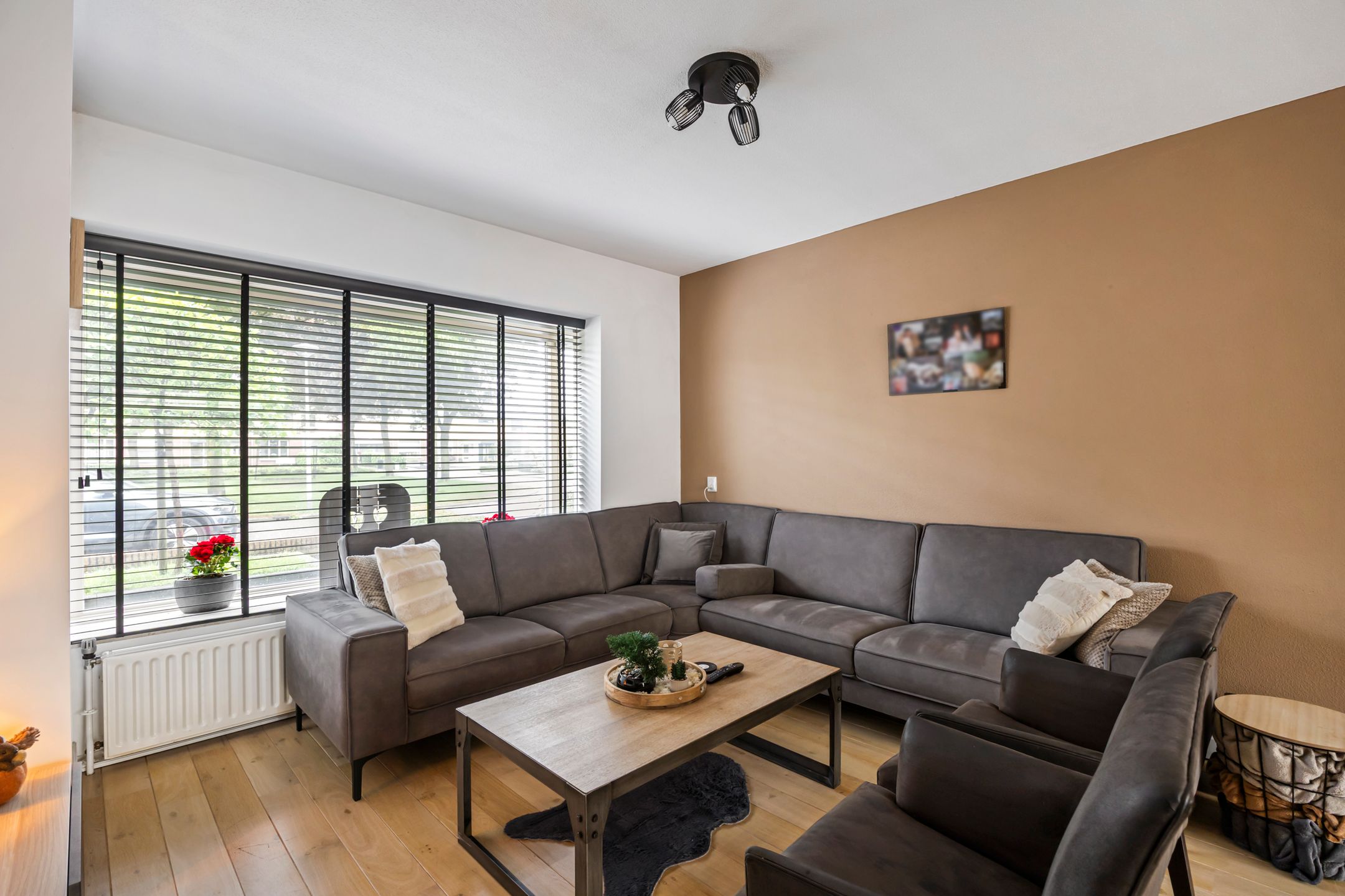 Photo 15 of Isabellastraat 28