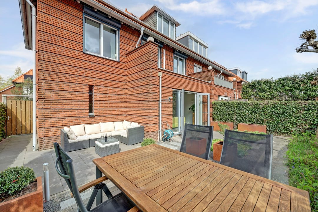 Spacious Semi-Detached Family Home with Sauna and Solar Panels in Fascinatio — 41