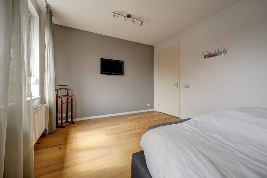 Spacious Semi-Detached Family Home with Sauna and Solar Panels in Fascinatio — 22