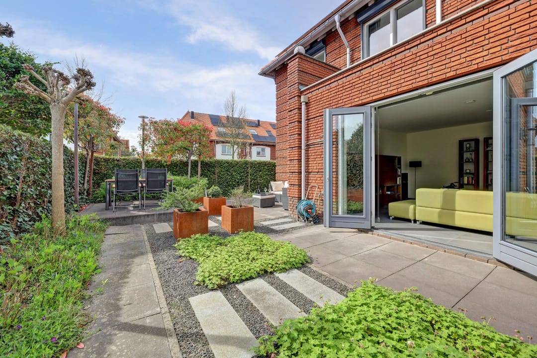 Spacious Semi-Detached Family Home with Sauna and Solar Panels in Fascinatio — 38