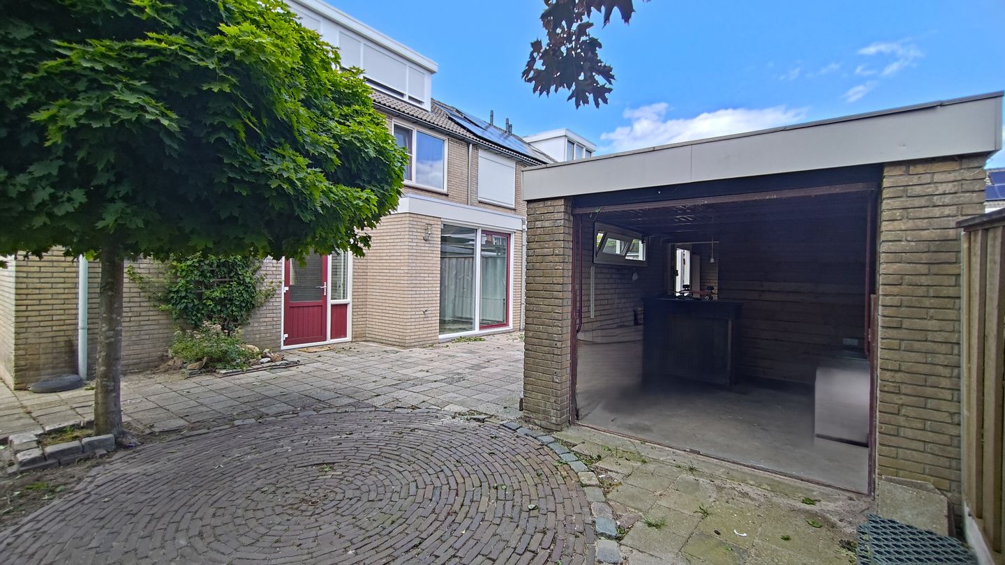 Photo 19 of Trompstraat 2