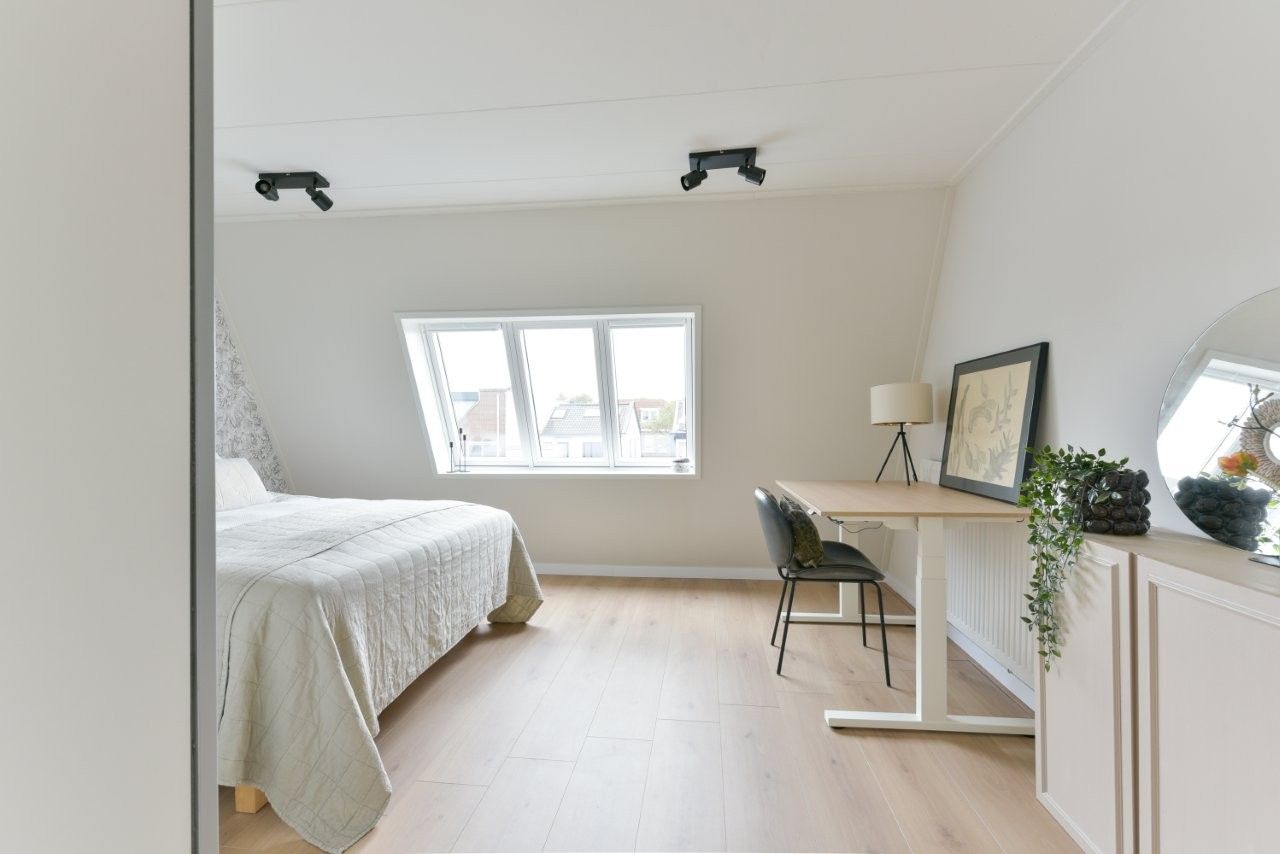 Renovated Corner House with Sunny Garden in Central Zeist — 34