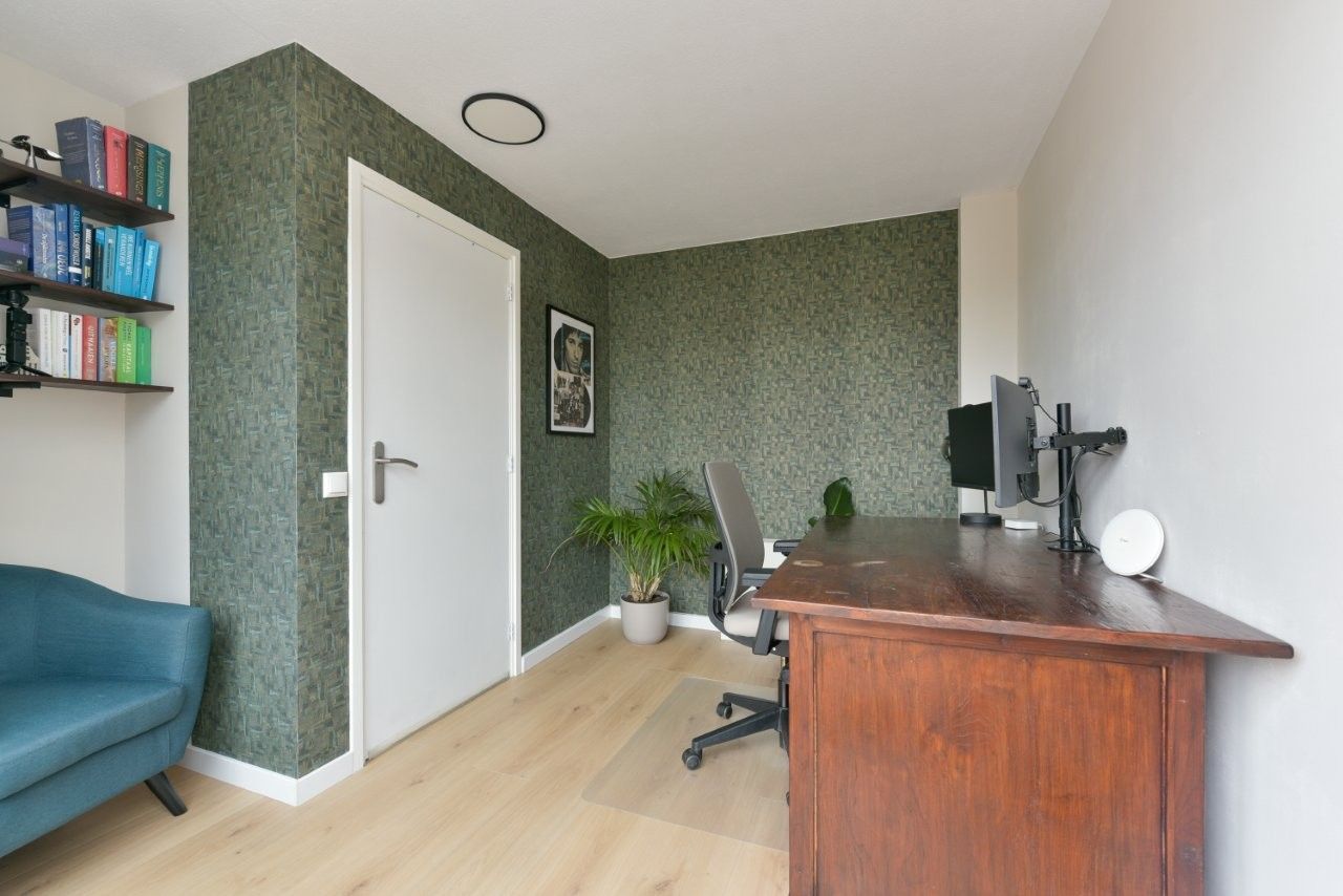 Renovated Corner House with Sunny Garden in Central Zeist — 30