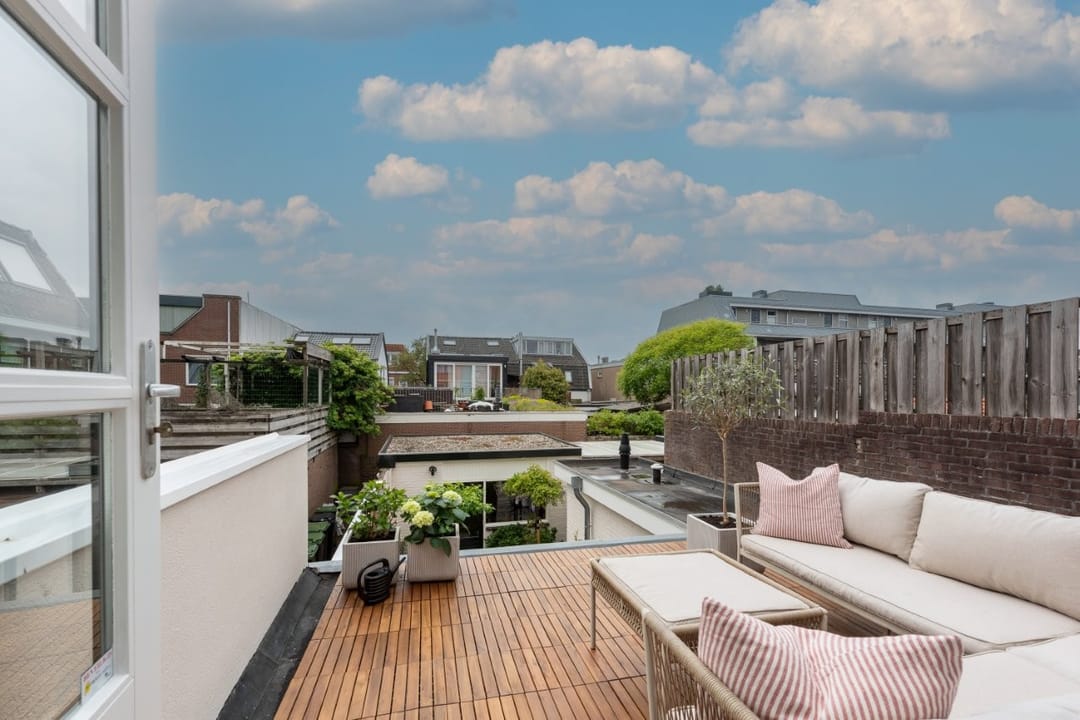Renovated Corner House with Sunny Garden in Central Zeist — 31