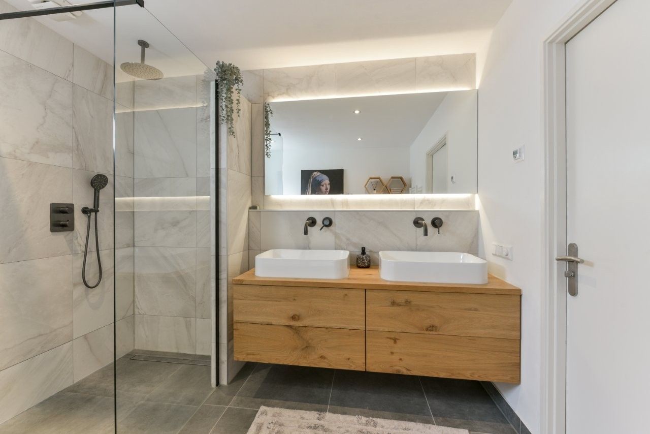 Renovated Corner House with Sunny Garden in Central Zeist — 27