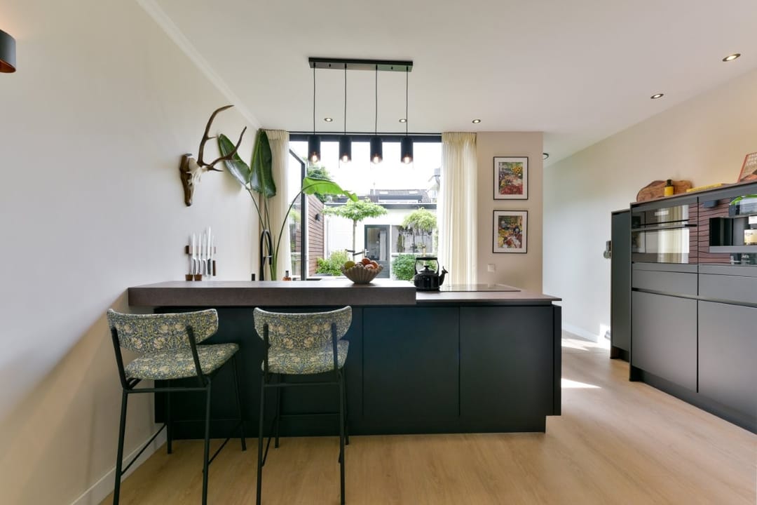 Renovated Corner House with Sunny Garden in Central Zeist — 11