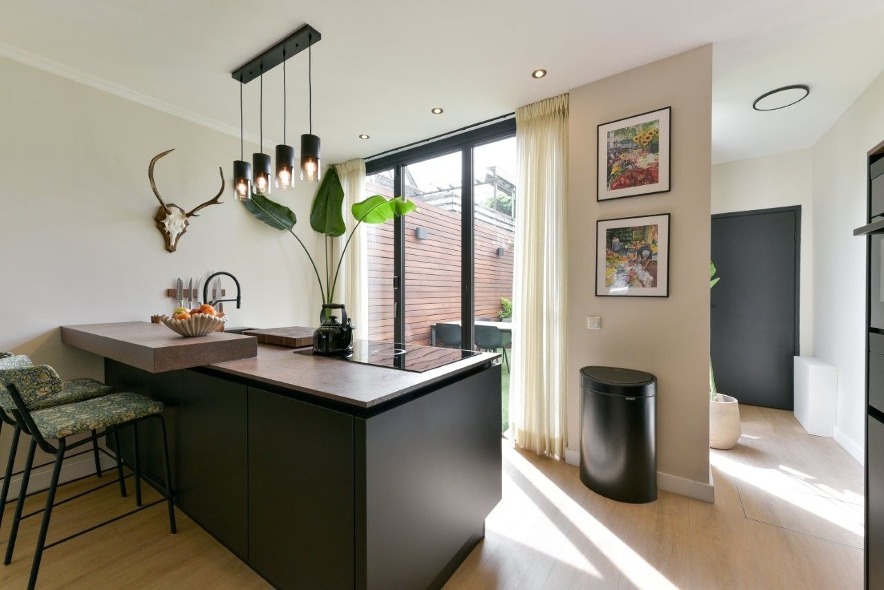 Renovated Corner House with Sunny Garden in Central Zeist — 12