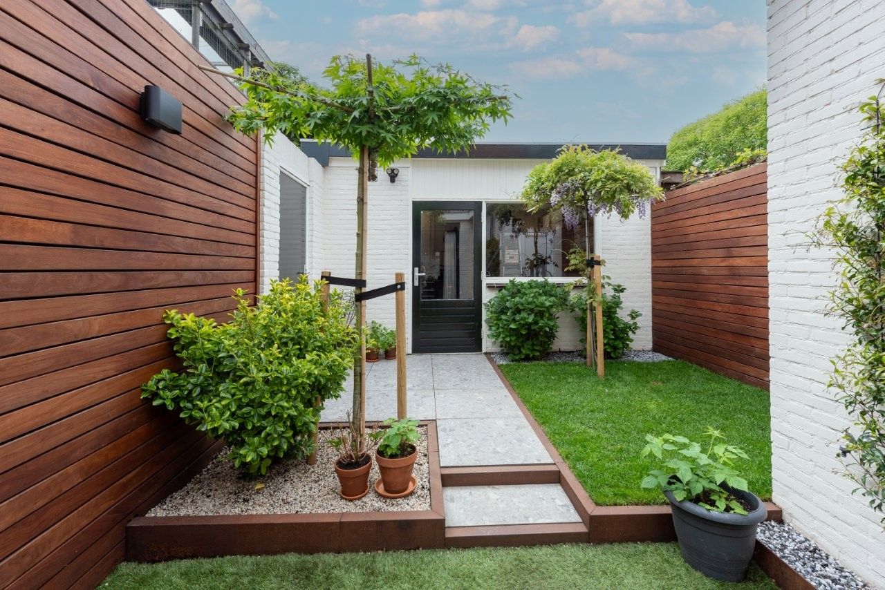 Renovated Corner House with Sunny Garden in Central Zeist — 18