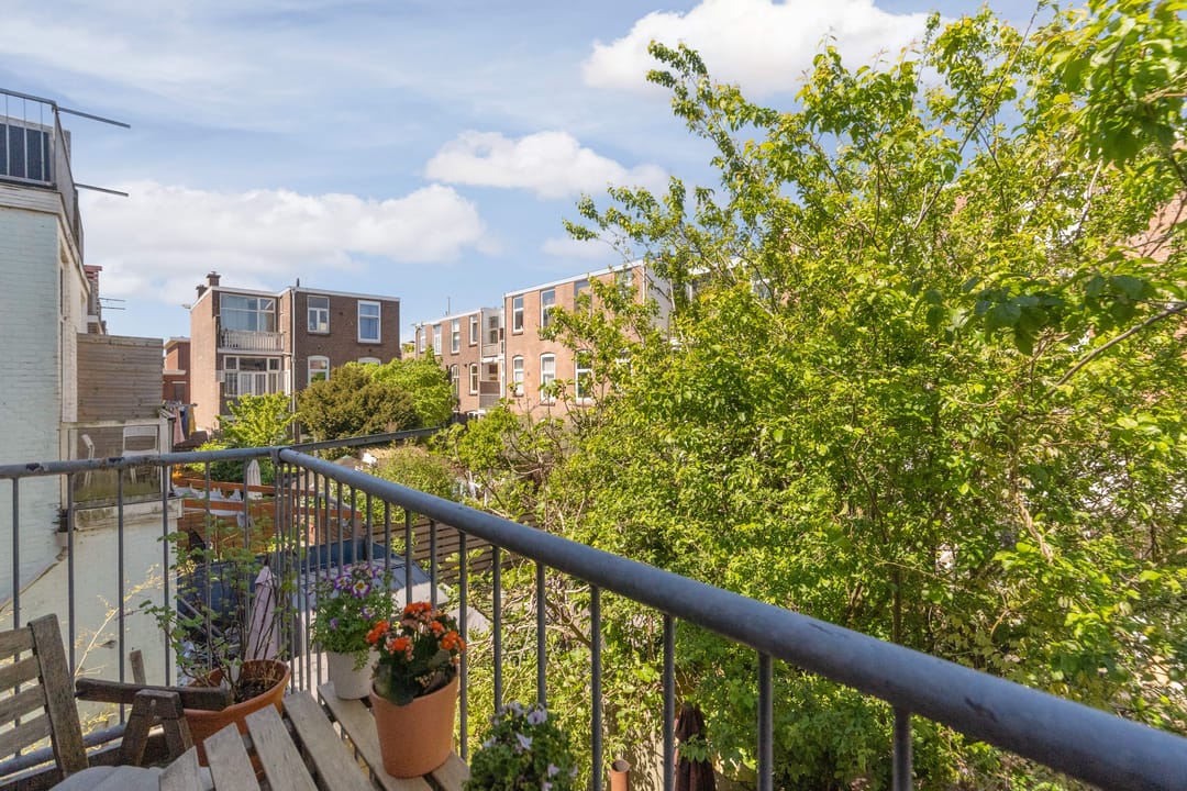 Well-Maintained Two-Bedroom Apartment with Water Views in Heesterbuurt — 26