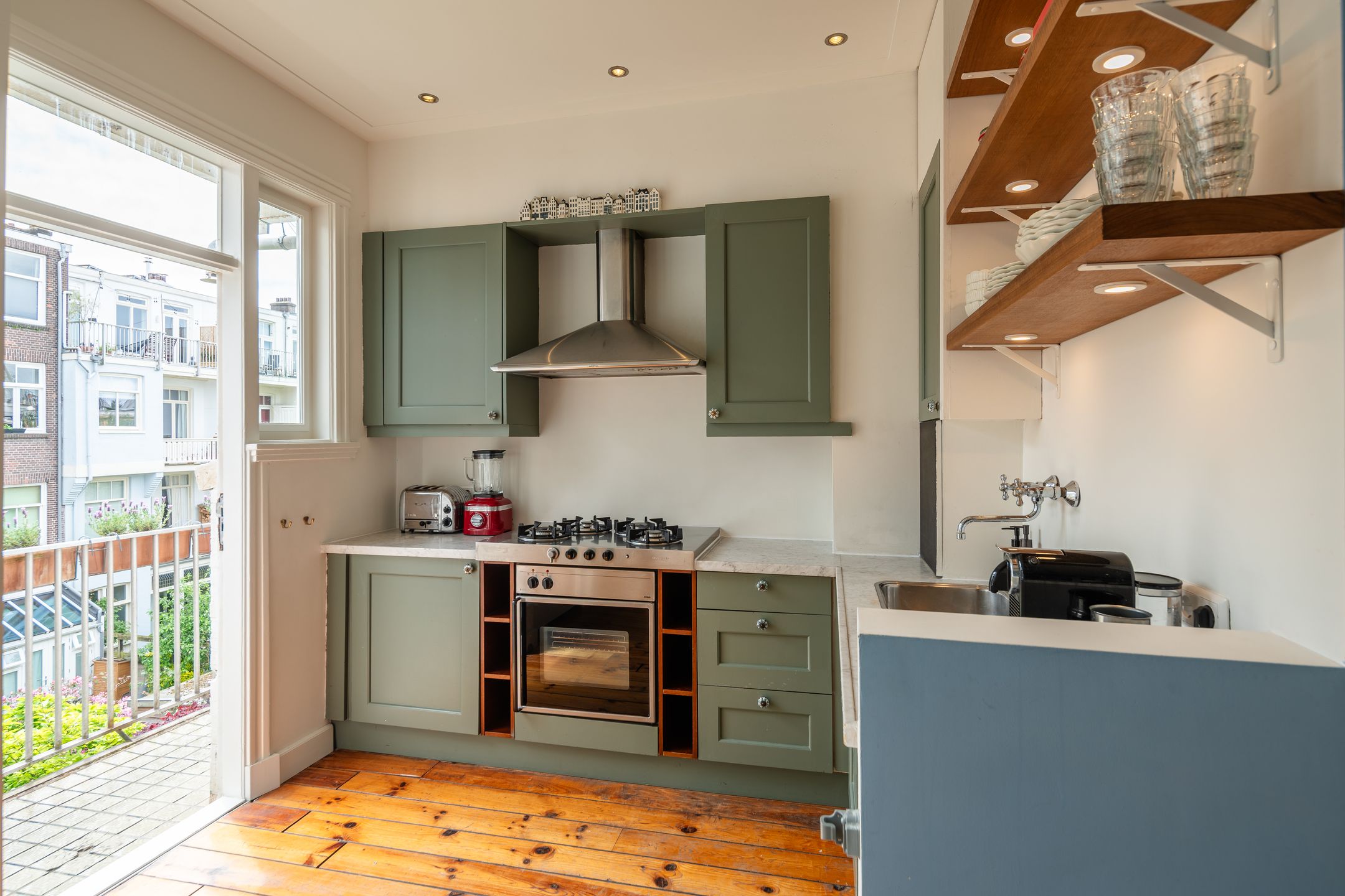 Photo 6 of Wakkerstraat 43-1