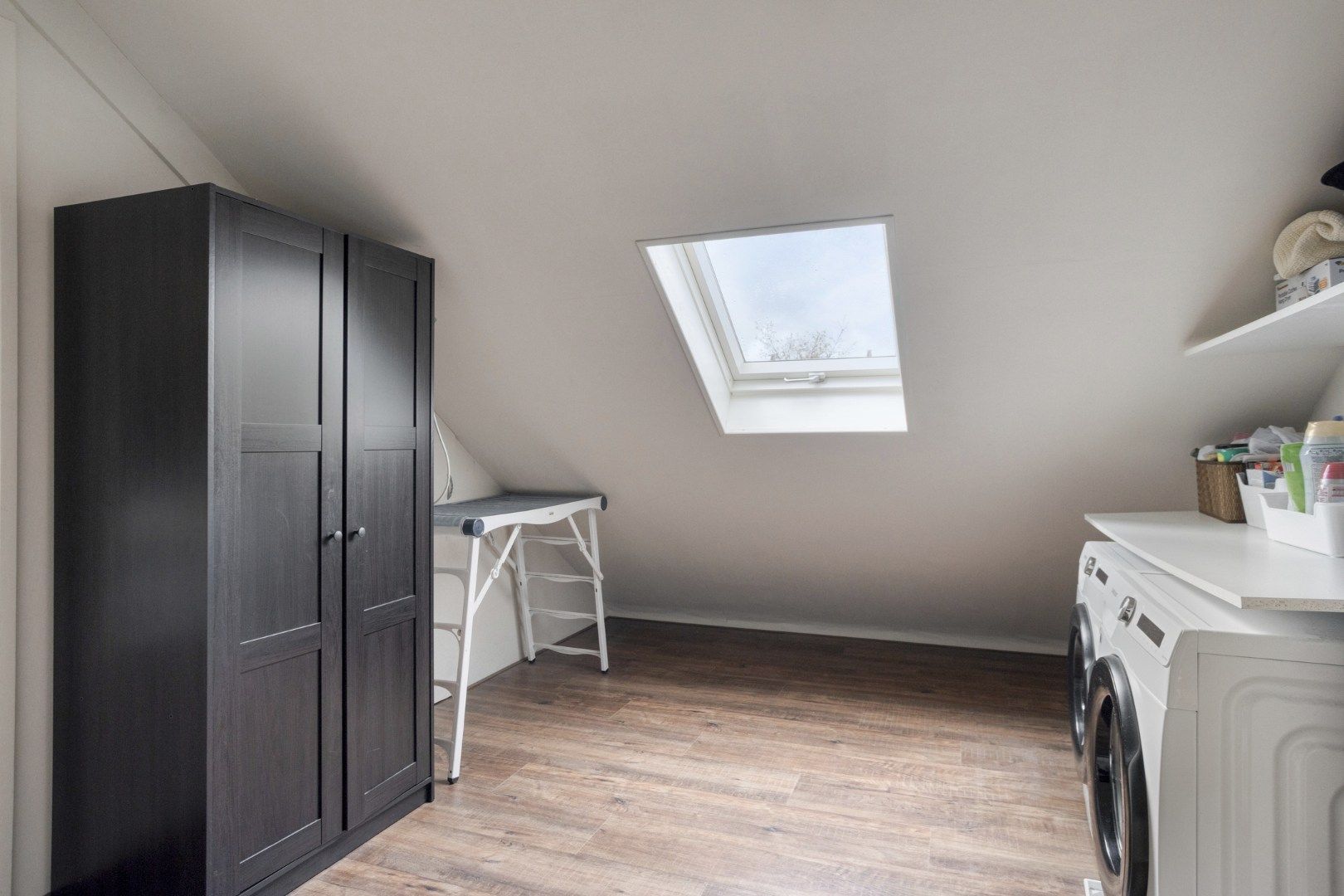 Spacious Fully Insulated Family Home in Villapark Velserbeek — 39