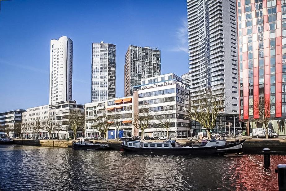 Spectacular corner apartment on the 17th floor with panoramic views over Rotterdam — 20