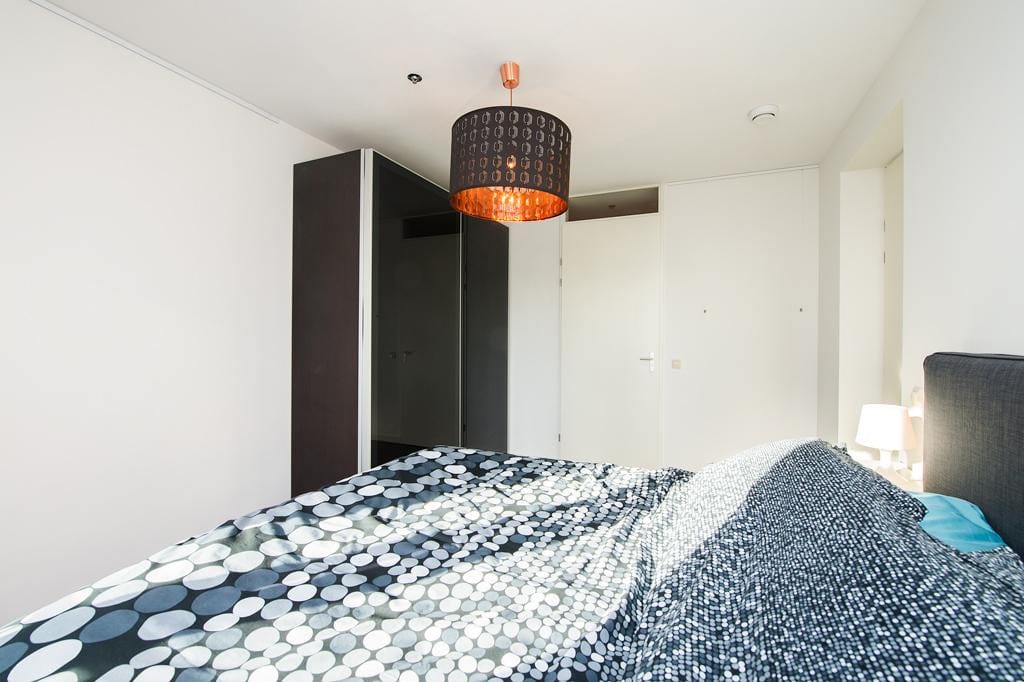 Spectacular corner apartment on the 17th floor with panoramic views over Rotterdam — 13