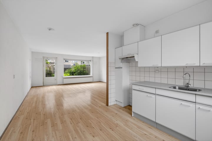 Tussenwoning te koop: Begoniastraat 16, Badhoevedorp