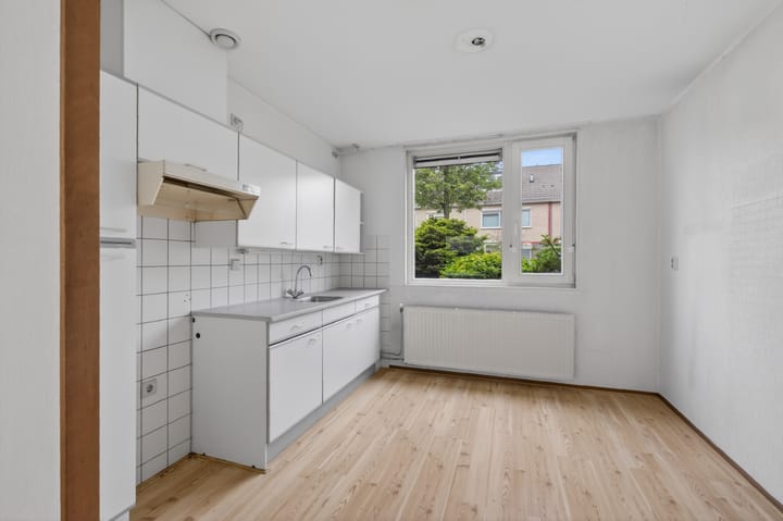 Tussenwoning te koop: Begoniastraat 16, Badhoevedorp