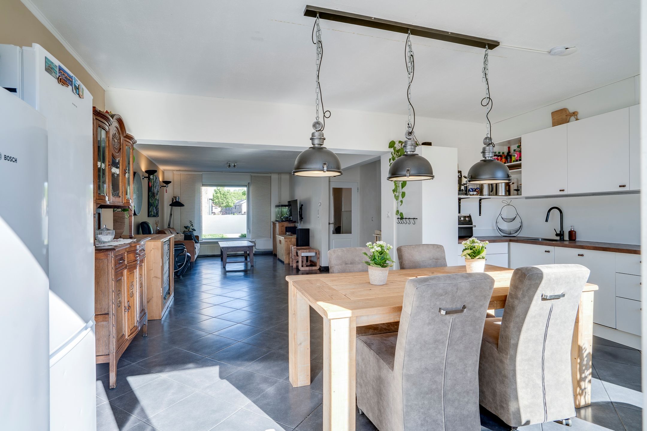 Charming Terraced Home with Extension and Modern Amenities in Sought-After Baandert Neighborhood — 9