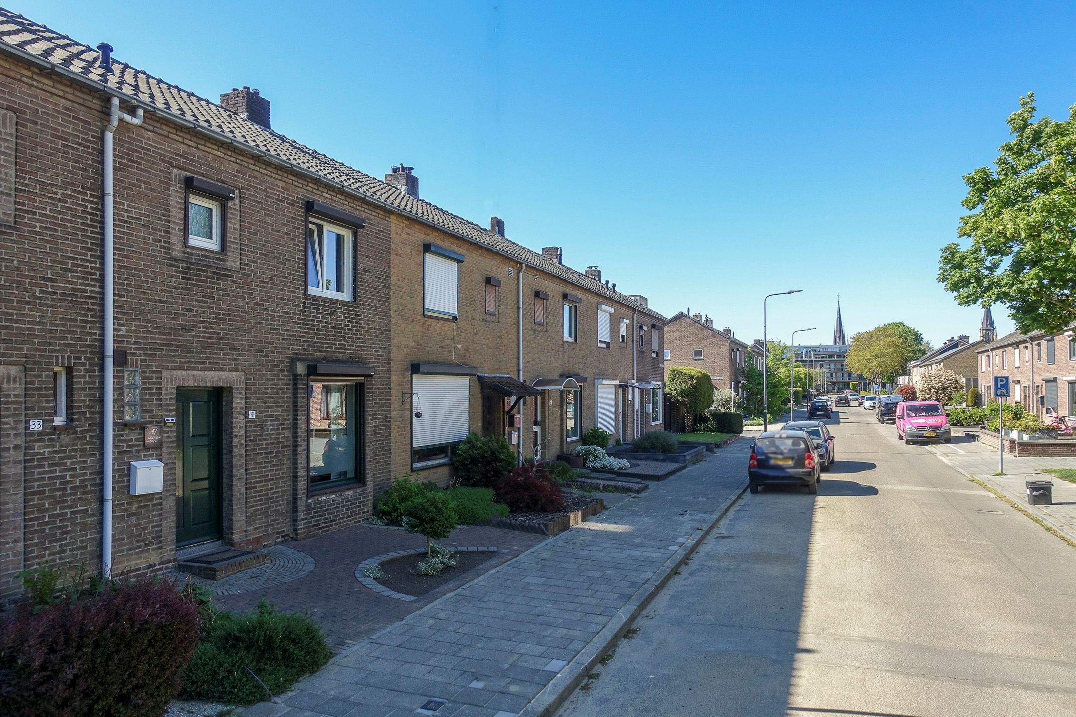 Charming Terraced Home with Extension and Modern Amenities in Sought-After Baandert Neighborhood — 21
