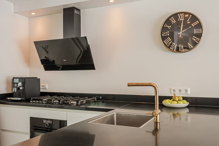 Hoekwoning te koop: Jan Roggeveenweg 24, Bergen (Nh)
