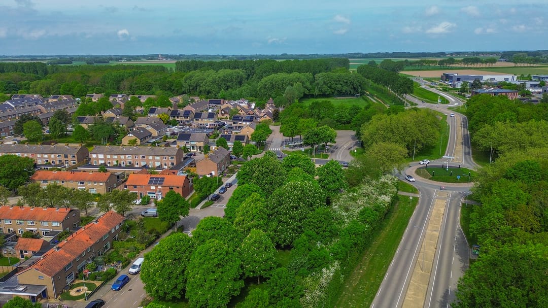 Spacious Corner House with Garage in Quiet Stellendam West — 28