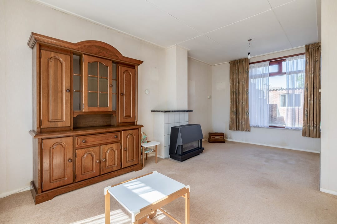 Spacious Corner House with Garage in Quiet Stellendam West — 8