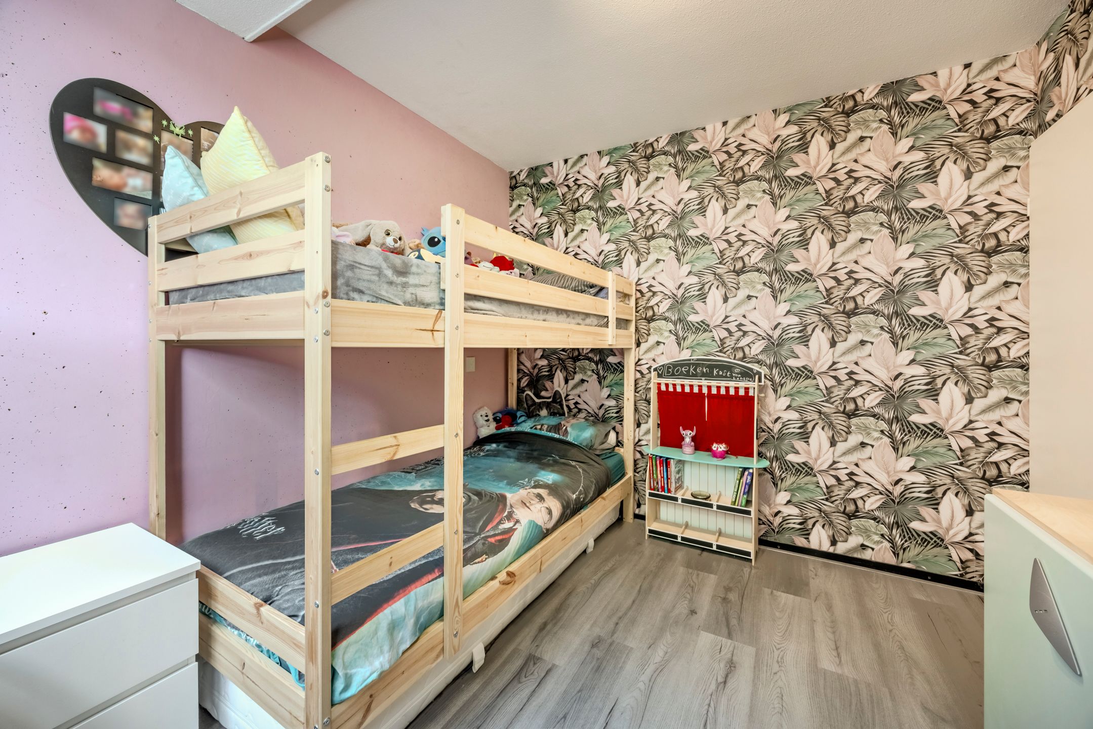 Spacious Semi-Detached Home with Four Bedrooms and Modern Kitchen in Family-Friendly Oosterhout Neighborhood — 24