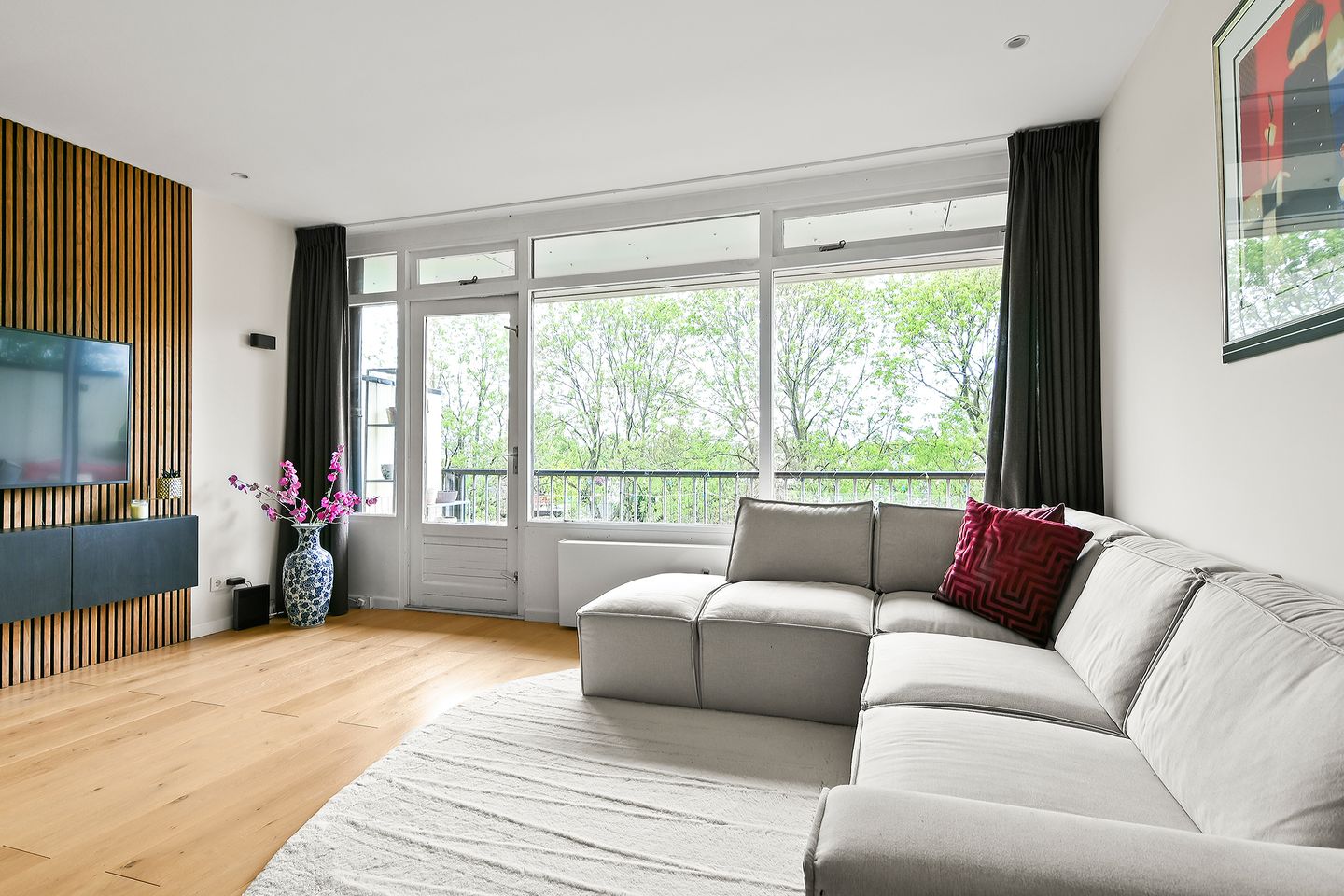 Fully Renovated Top Floor Apartment with Sunny Balcony and Water Views — 25
