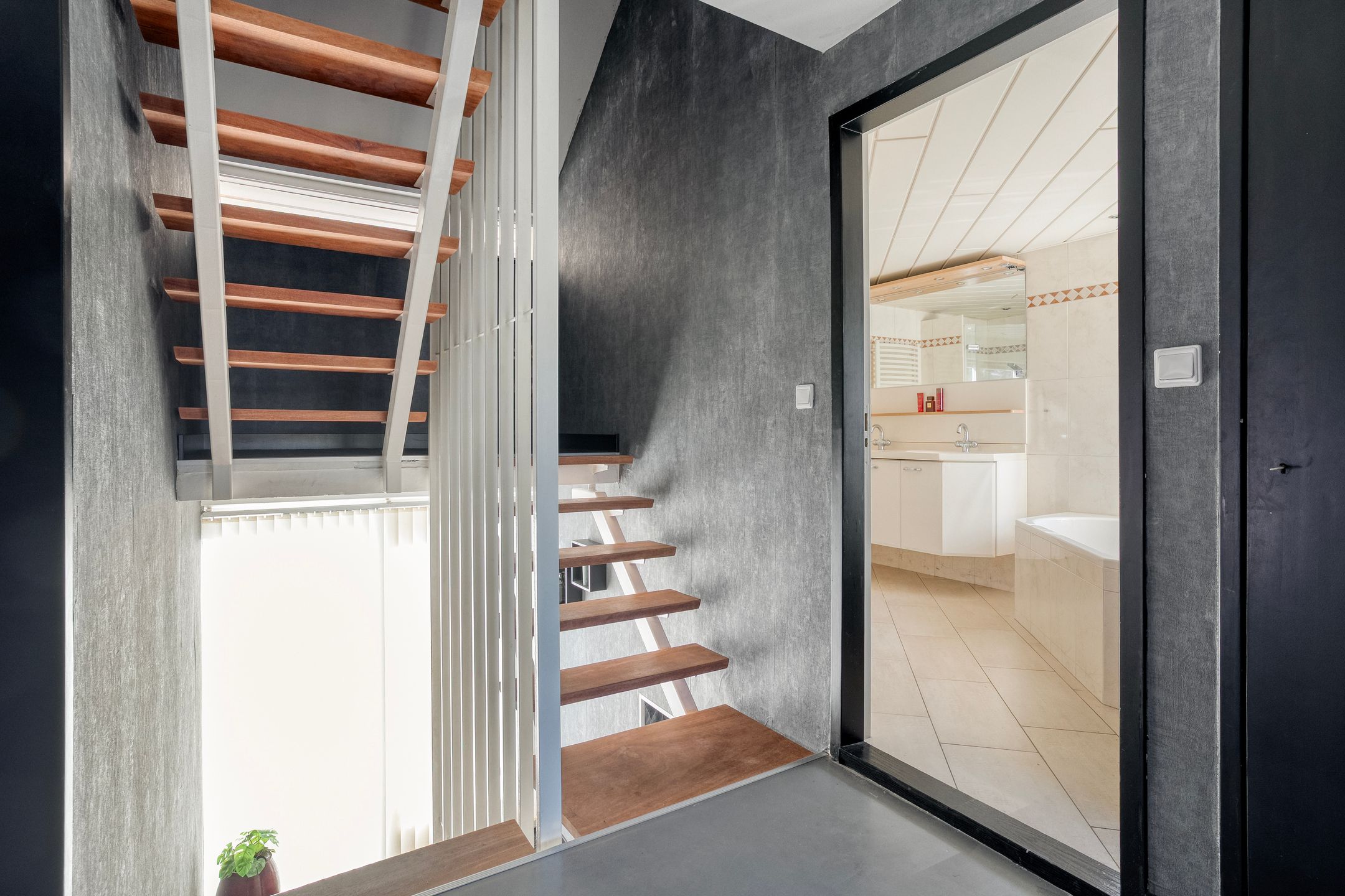 Photo 36 of Deurningerstraat 413