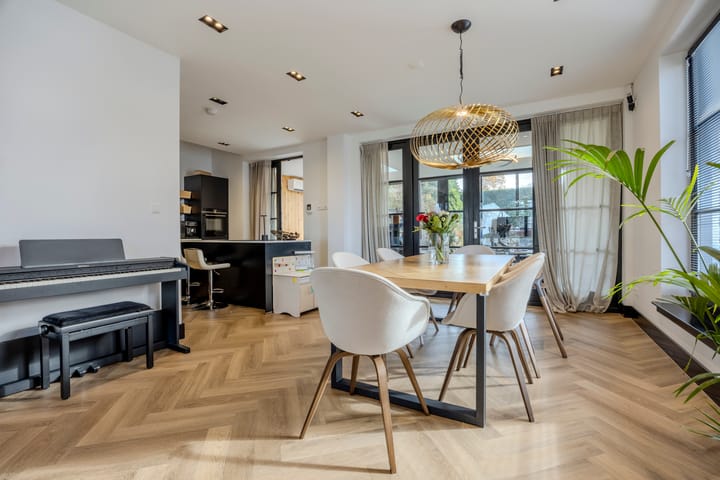 Hoekwoning te koop: Veurseweg 169, Voorschoten