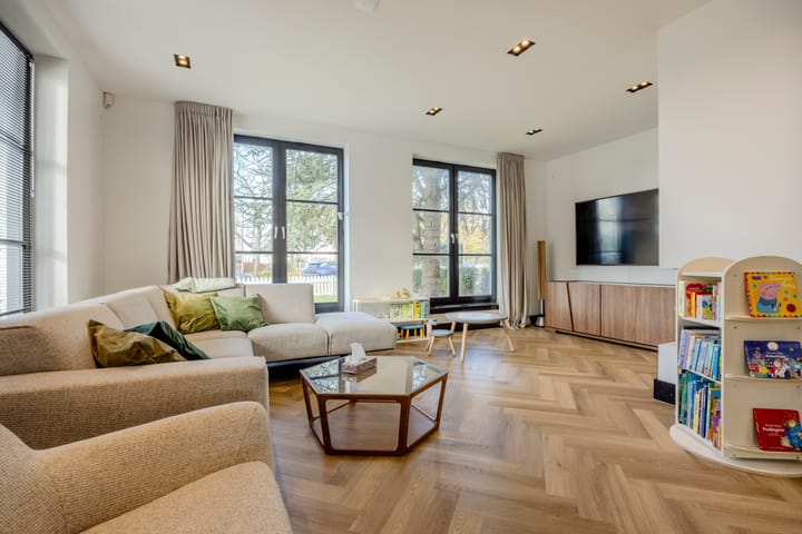 Hoekwoning te koop: Veurseweg 169, Voorschoten
