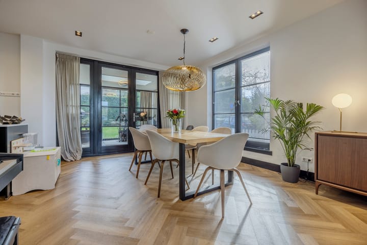 Hoekwoning te koop: Veurseweg 169, Voorschoten