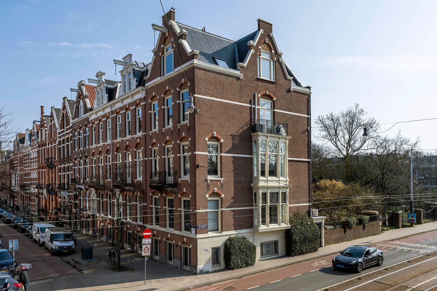 View photo 3 of Roemer Visscherstraat 41-A