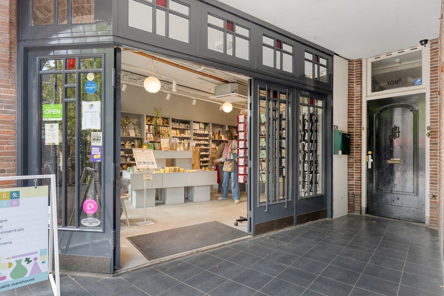 View photo 4 of Oudegracht 109