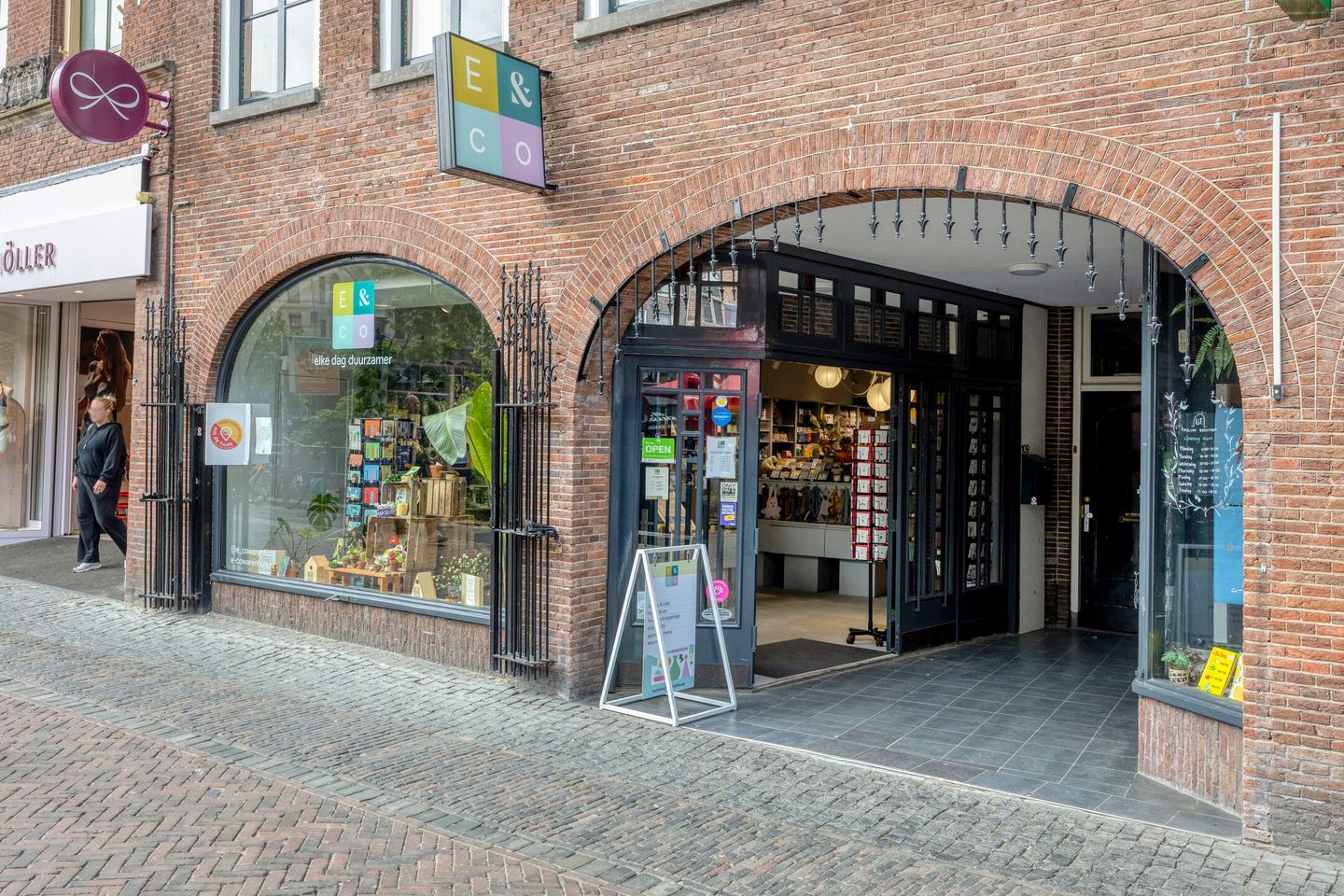 View photo 1 of Oudegracht 109