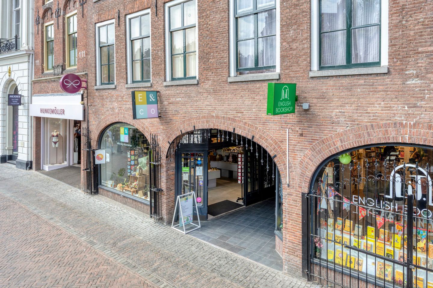 View photo 3 of Oudegracht 109